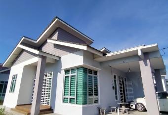 Qayyum Homestay Pauh Lima,Bachok,Kelantan has Balcony rooms