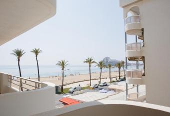 PRIMERA L  NEA COLISEUM has Balcony rooms