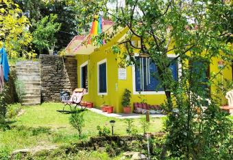 Le Jardin . (The garden) allows 18 year olds to book a room