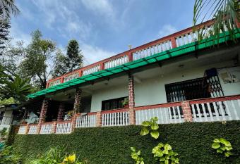 Casa Ferminas has Smoking/Balcony rooms
