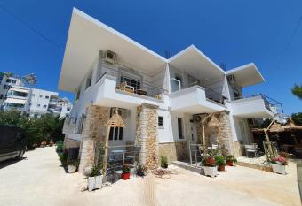 Villa Shafeti has Balcony rooms