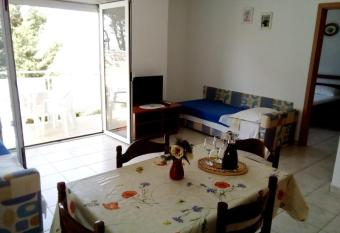 Apartments Paula Ba  ka Voda allows 18 year olds to book a room