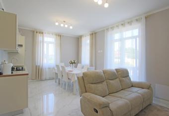 Palazzo Richard Leone has Balcony rooms