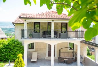 Stone house with 4 bedrooms and beautiful view has Balcony rooms