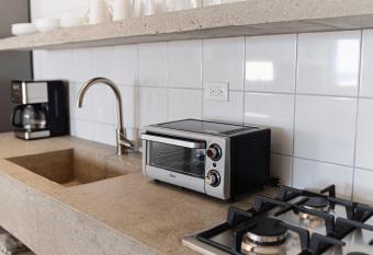 Topia Retreat - Surf Suite Sur has Balcony rooms