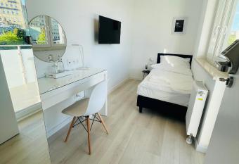 Sleep&Go - Pokoje prywatne w centrum Olsztyna has Balcony rooms