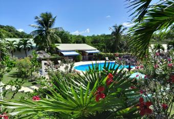 Au Village de Menard has Balcony rooms