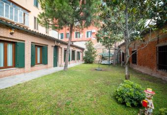 Ca  Mazzega allows 18 year olds to book a room