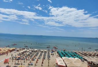 Bral Apartments 9 allows 18 year olds to book a room