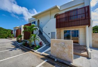 HOTEL    -Tin- allows 18 year olds to book a room