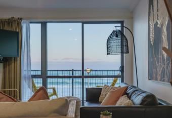 Esplanade Apartments has Balcony rooms