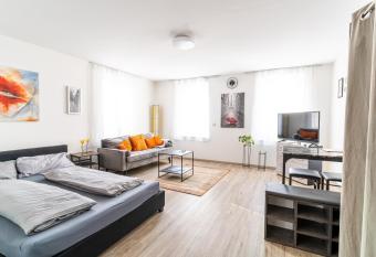 TAGBLATT Apartment 1 allows 18 year olds to book a room