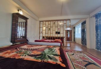 Silver spring cafe & resort has Balcony rooms