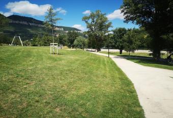 Aquam R  sidence & Spa G  te, chambres+ suite SPA has rooms with a private hot tub