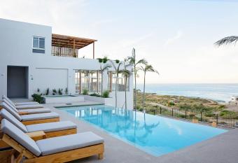 Topia Retreat- Surf Suite Norte has Balcony rooms