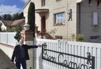 Bon camino allows 18 year olds to book a room