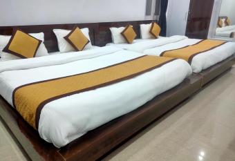 Mountain Mist Home Stay, Bhimtal has Balcony rooms