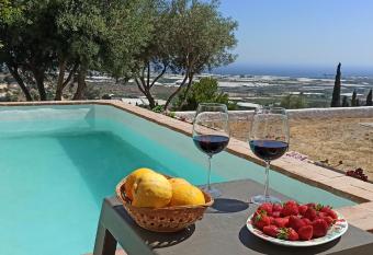 Casa con vistas al mar has Balcony rooms