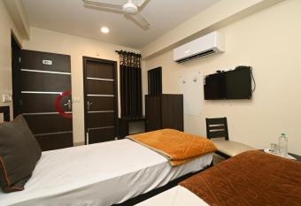 Hotel Singh Palace has Smoking rooms