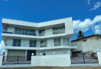 AYDIZ APARTMENTS allows 18 year olds to book a room