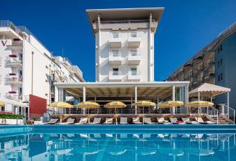 Hotel Capitol has Balcony rooms