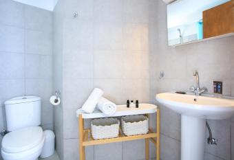 Self check-in-Free Parking-Wifi-Heaters has Balcony rooms