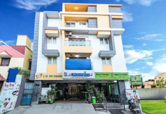 R-hotels Rithikha Inn porur has Balcony rooms