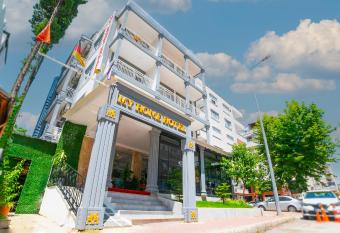 My Home Hotel Gulluk allows 18 year olds to book a room