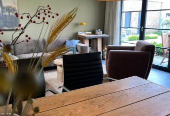 Appartement La Porcherie tussen Bilzen en Maastricht allows 18 year olds to book a room