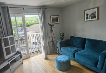 Castleview Large 3 Bedroom Family House - Glenarm has Balcony rooms