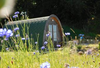 Cosy Pod-Cabin near beautiful landscape in Omagh has Balcony rooms