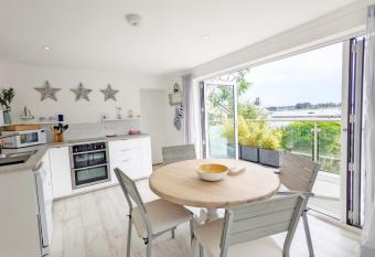 West View, Emsworth allows 18 year olds to book a room