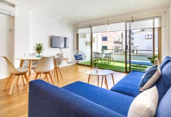 Balaixa 4 has Balcony rooms