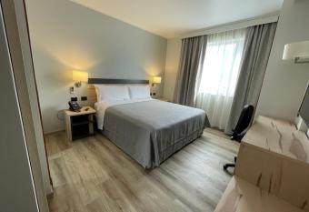 Diego de Almagro Providencia Express allows 18 year olds to book a room