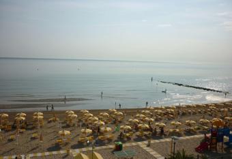 Hotel Oasi Ristorante Pizzeria allows 18 year olds to book a room