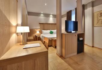 Hotel Alla Posta allows 18 year olds to book a room