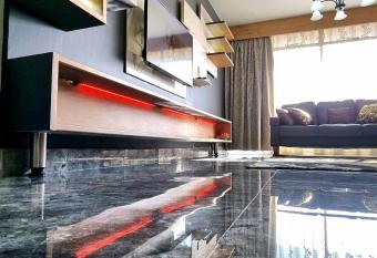 Affordable Hyswan Family Guesthouse has rooms with a private hot tub