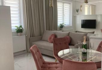 Apartamenty Parkowe B18 allows 18 year olds to book a room