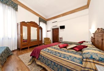 Hotel Alla Fava allows 18 year olds to book a room