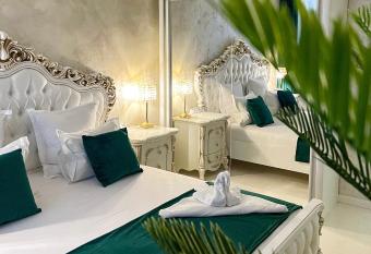 BeachScape Luxury Suites has Balcony rooms