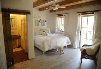 Ko  sky ap has Balcony rooms