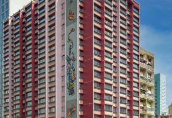 Hotel Sintra allows 18 year olds to book a room