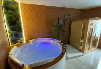 Esprit BALI ....LOVE SPA, Sauna de luxe    Mulhouse allows 18 year olds to book a room