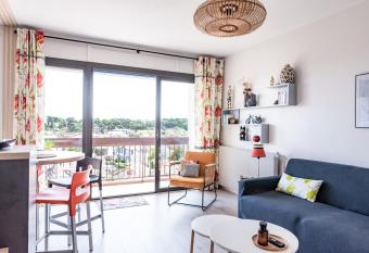 Romantique Arcachon   Parking   plage has Balcony rooms