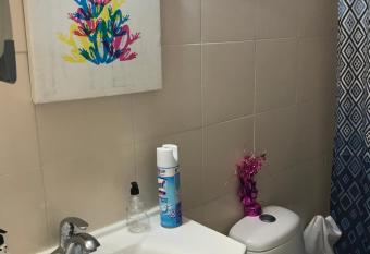 Cozy Guest House Florida, Sunrise allows 18 year olds to book a room