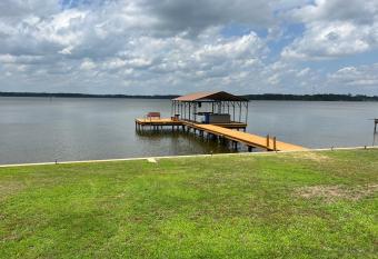 Lakefront Oasis with Private Boat Dock on Lake Palestine allows 18 year olds to book a room
