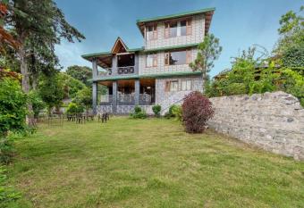 StayVista at Vintage Retreat - Pet Friendly has Balcony rooms