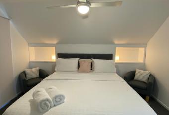 Rainbow Beach Dream Studio Motel Style Apartment has Balcony rooms