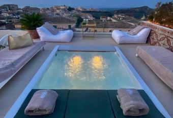 Palazzo Cherubini - Wellness e Spa has Balcony rooms