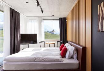 Tailormade Hotel RIGIBLICK K  ssnacht allows 18 year olds to book a room